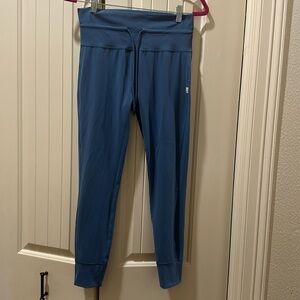 Vuori Leggings Size Large